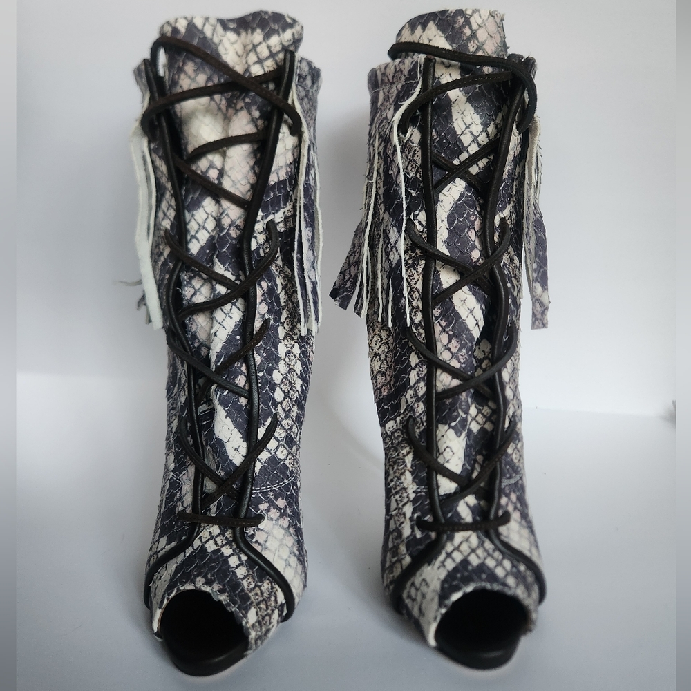 Giuseppe Zanotti Snakeskin Lace-Up Ankle Boots. NEVER WORN